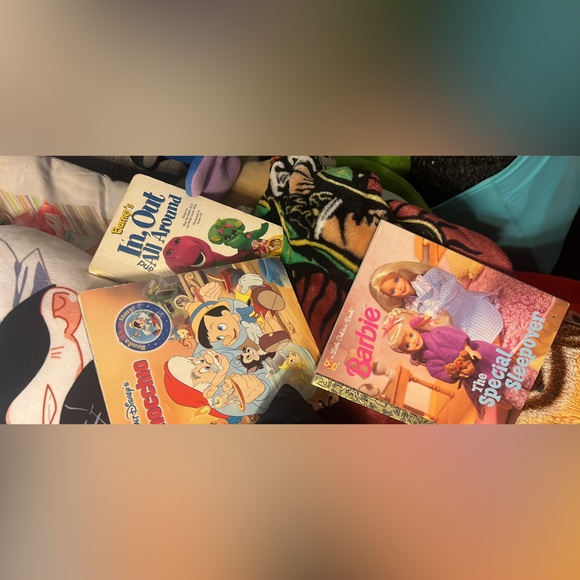 Books - Picture 5 of 5